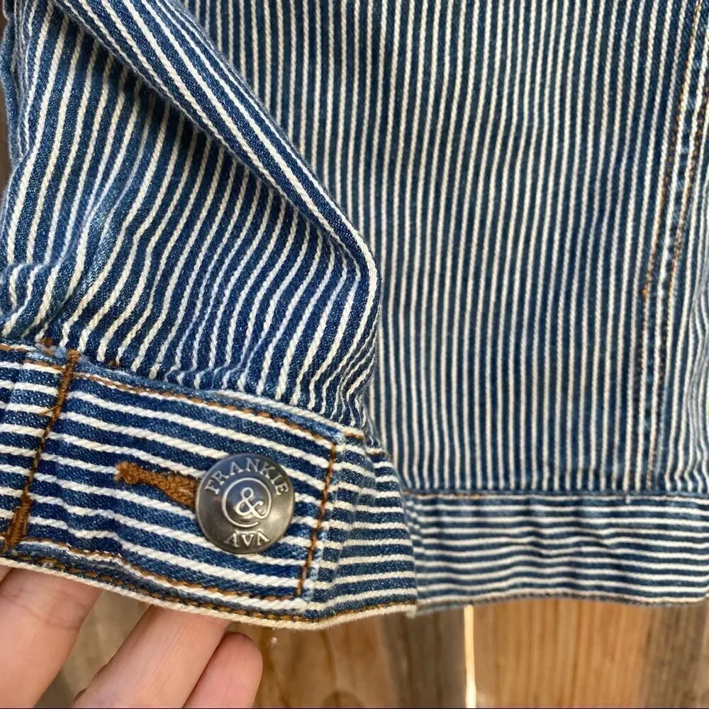 Frankie & Ava Striped Trucker Jacket Sz 5 Collared Long Sleeve Snap Button Down